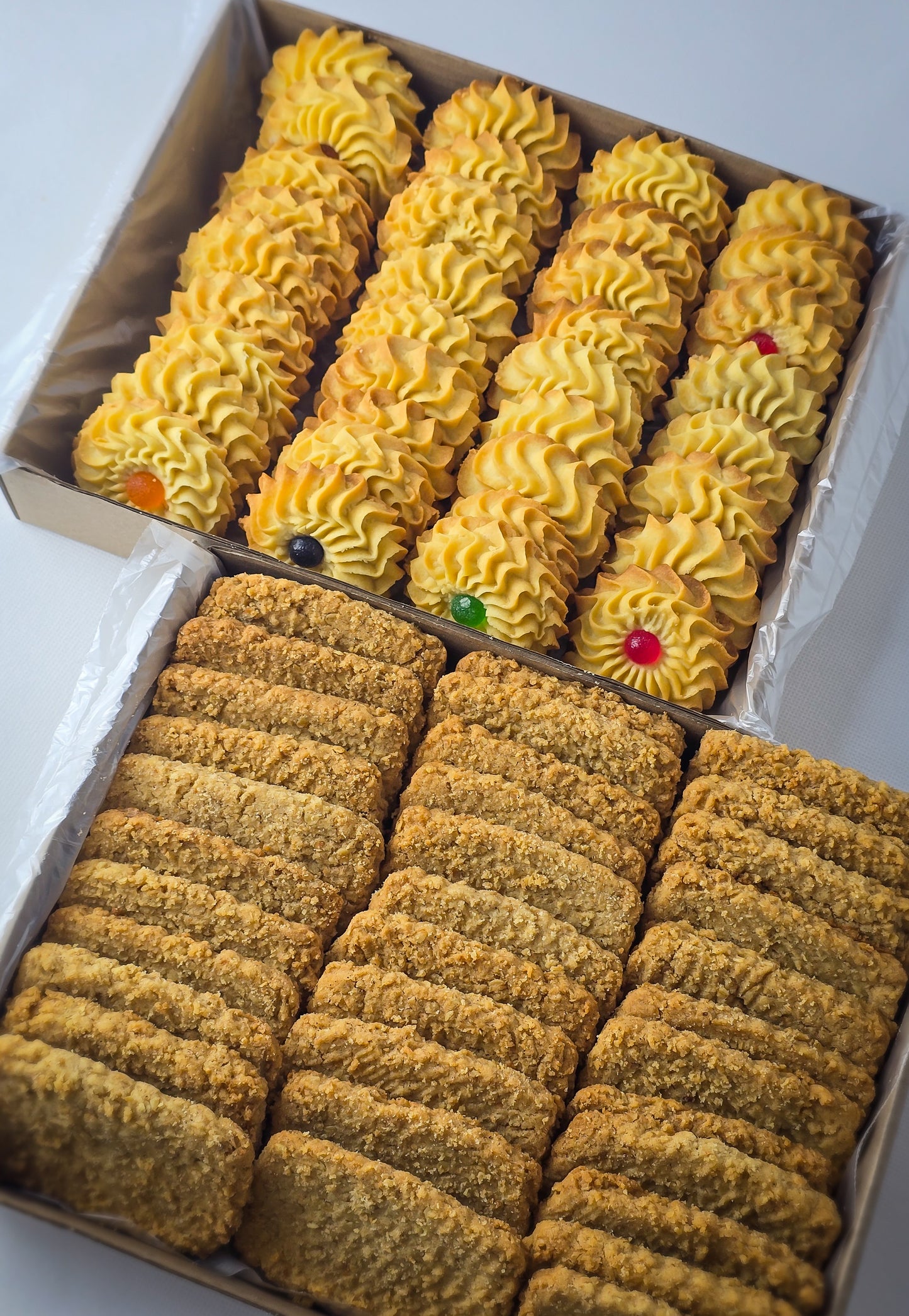 [Deal 3] 3×1kg Melting Moments.  2×1kg Nuttikrust (5kg)